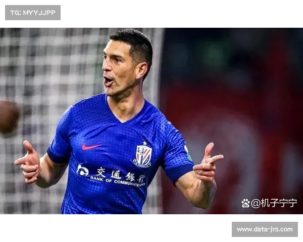 上海申花赛前训练聚焦进攻套路演练提升进攻效率与默契配合